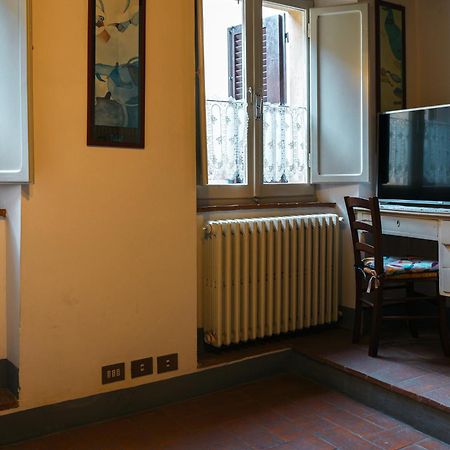 Pulcinella Appartamento Tipico Centro Storico Montepulciano Stazione Exterior foto