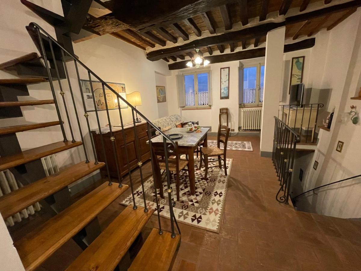 Pulcinella Appartamento Tipico Centro Storico Montepulciano Stazione Exterior foto