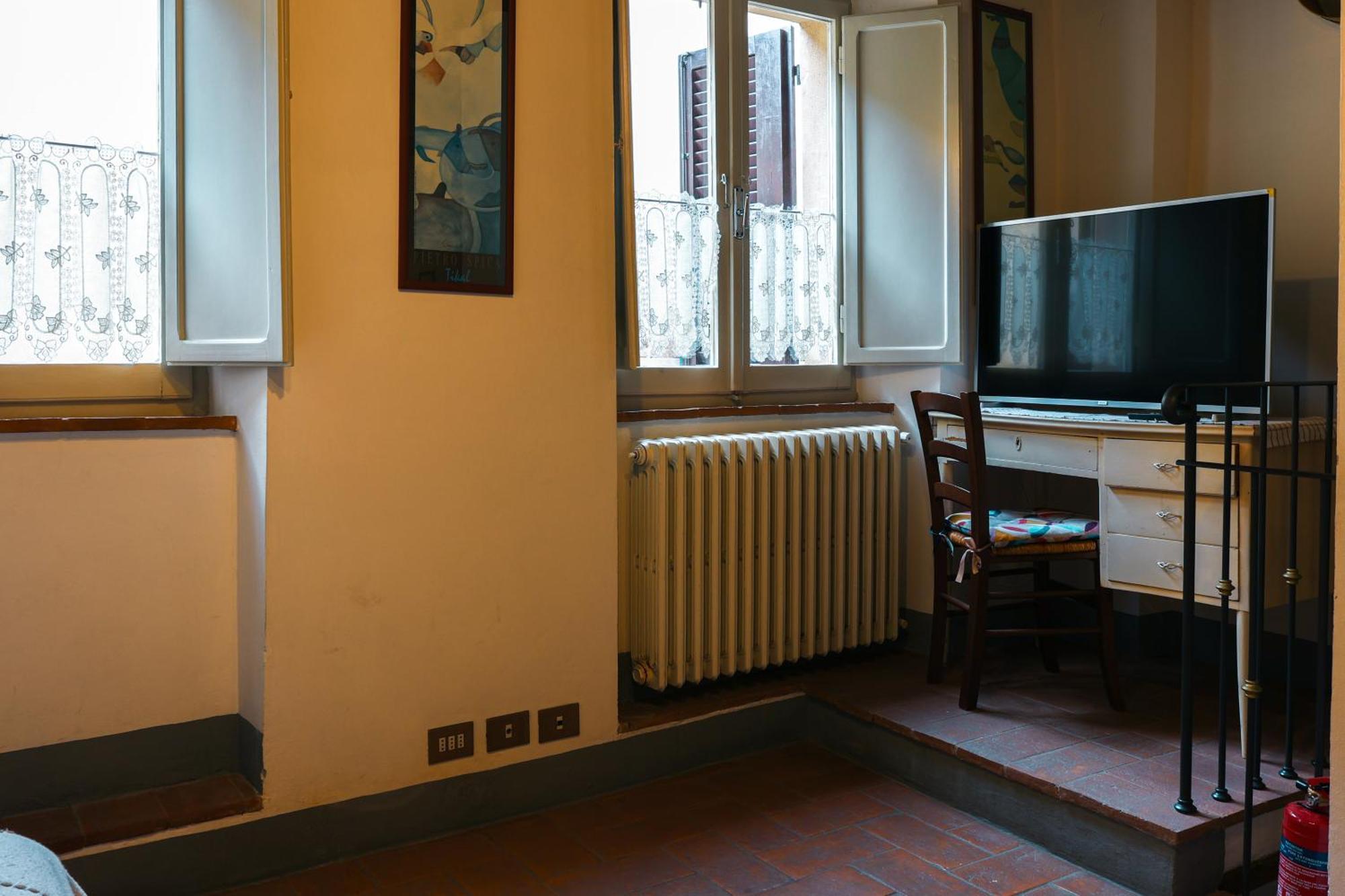 Pulcinella Appartamento Tipico Centro Storico Montepulciano Stazione Exterior foto