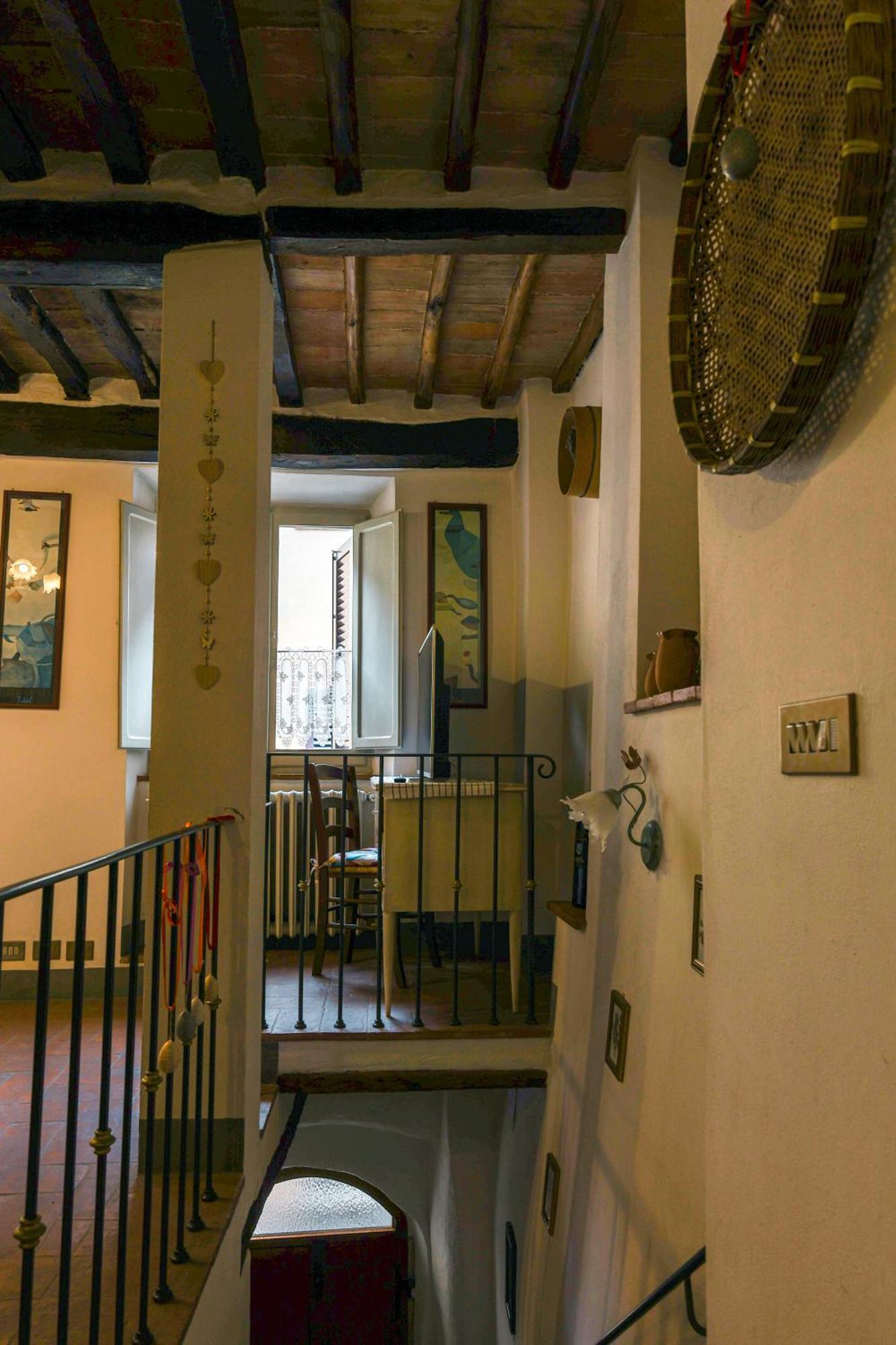 Pulcinella Appartamento Tipico Centro Storico Montepulciano Stazione Exterior foto